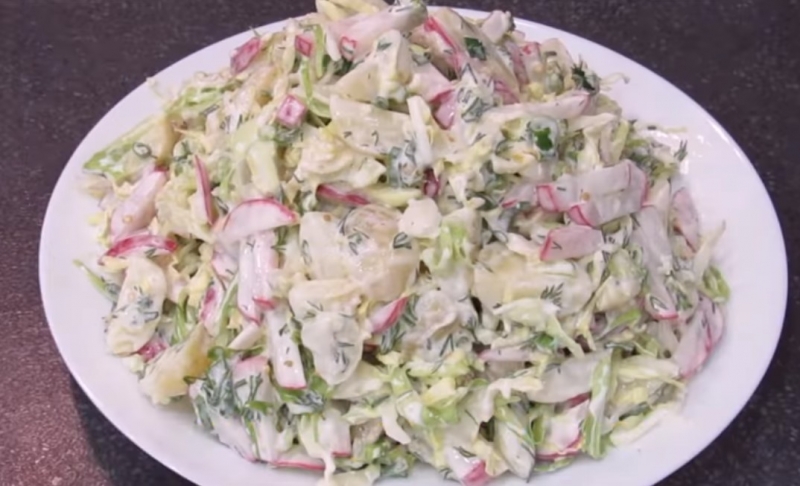 Четыре рецепта весенних салатов на каждый день! Вкусно, быстро и дешево