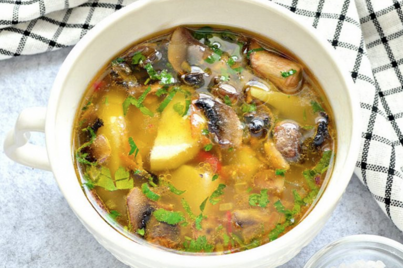 Вкусный суп для всей семьи - Суп картофельный с грибами