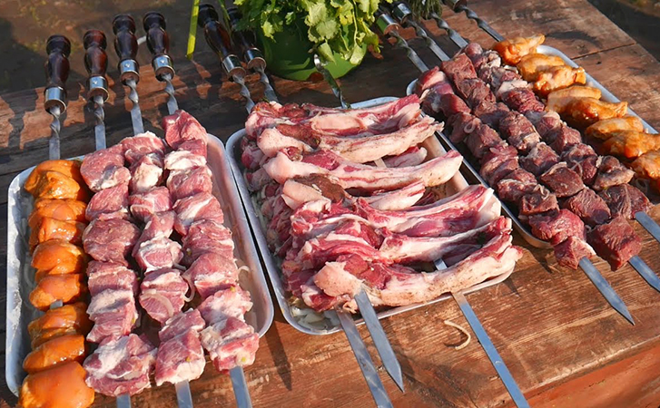 Готовим идеальный шашлык: жарим правильно курицу, свинину, говядину и баранину - Ку-кухня мира