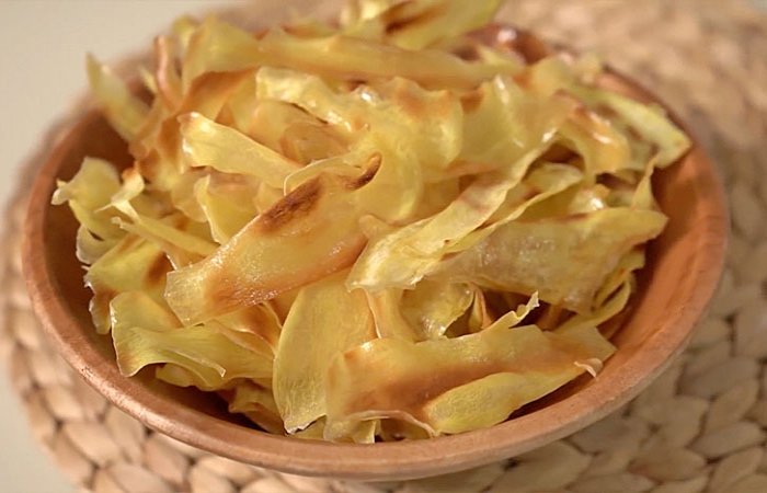 Целая миска натуральных чипсов: всего за 10 минут делаем миску чипсов из одной картофелины